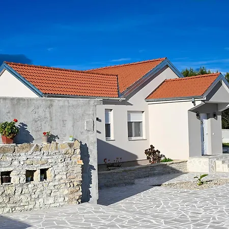 Nyaraló Marija With Pool Buković