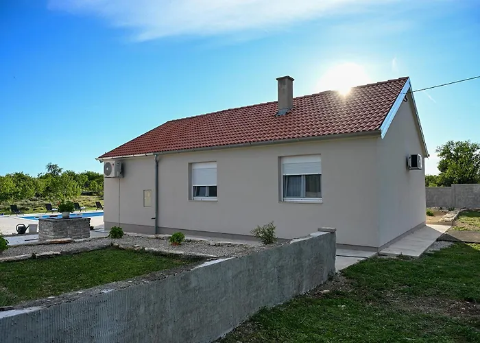 Marija With Pool Nyaraló Buković