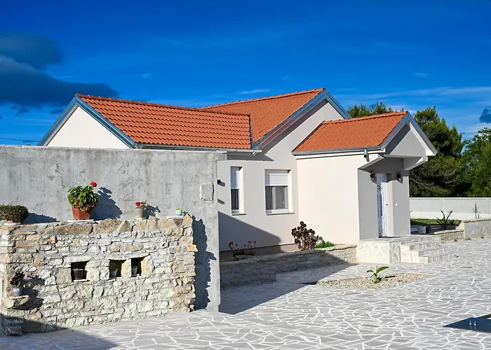 Nyaraló Marija With Pool Buković