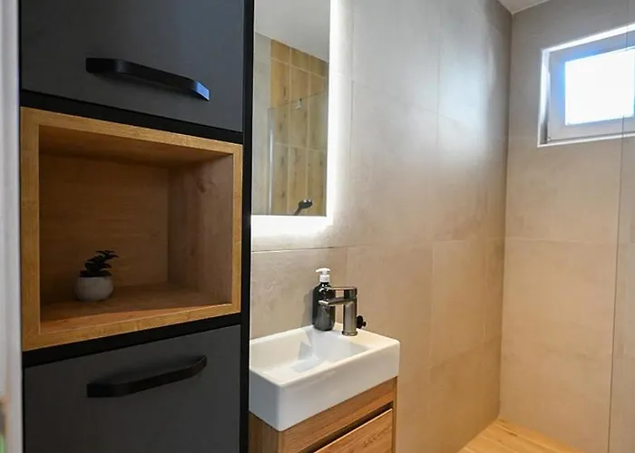 Vikendica Marija With Pool