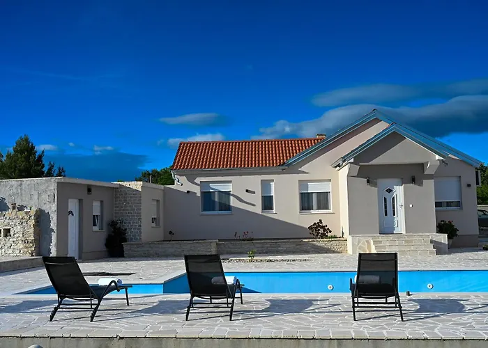 Marija With Pool Nyaraló Buković