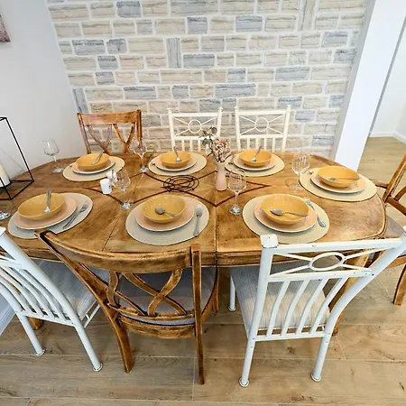 Prázdninový dům Marija With Pool